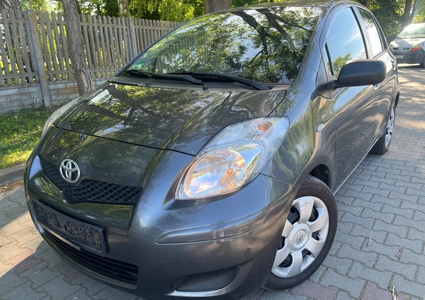 Toyota Yaris cena 19900 przebieg: 133000, rok produkcji 2009 z Pruszków małe 211